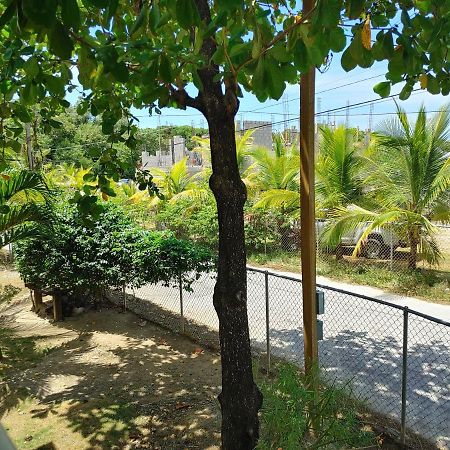 Single-Family Home With Gated Tropical Yard West End Exterior photo